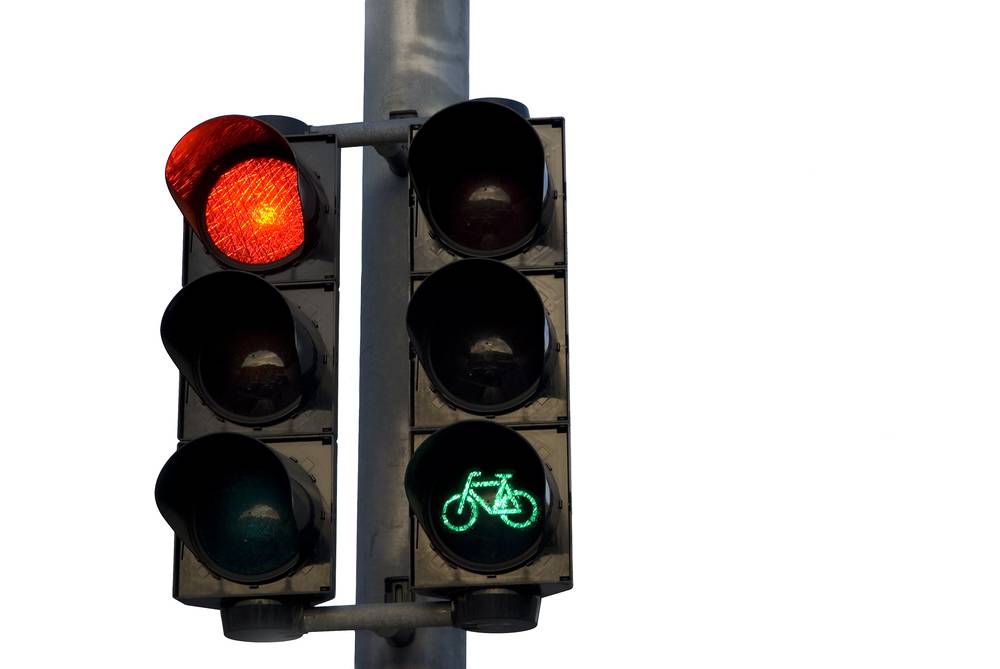 Semaphore, red traffic light, green for