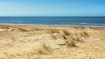 Dutch coast sand dunes and ocean_HDR