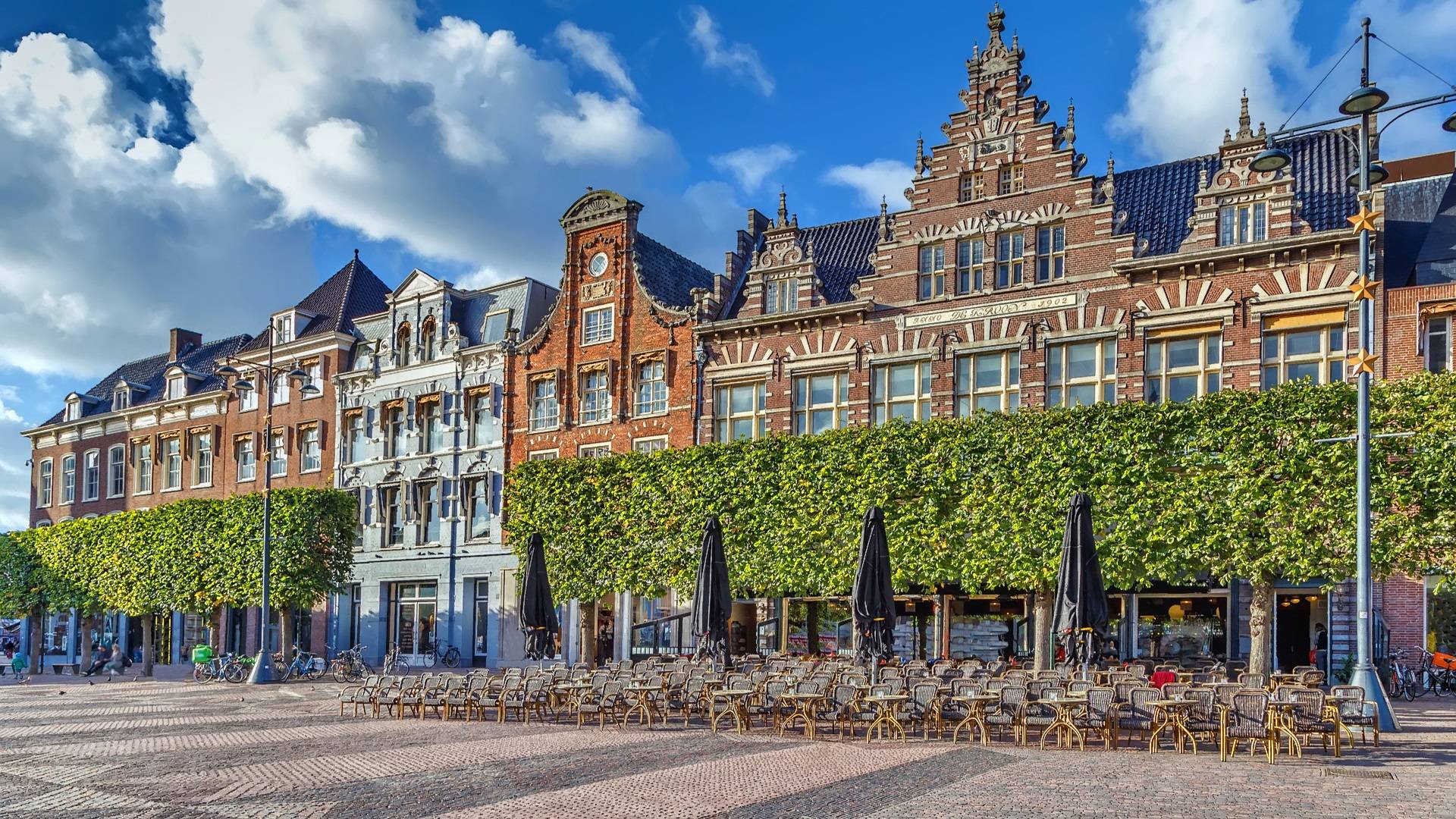 Terrace Haarlem on empty market_HDR