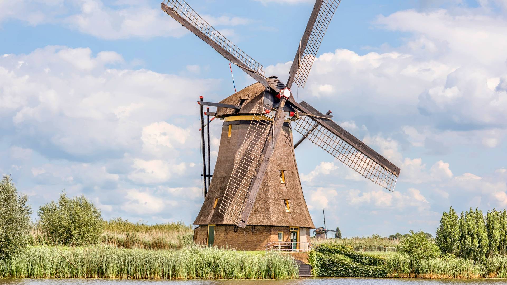 Landscape view windmill Kinderdijk (1)_H