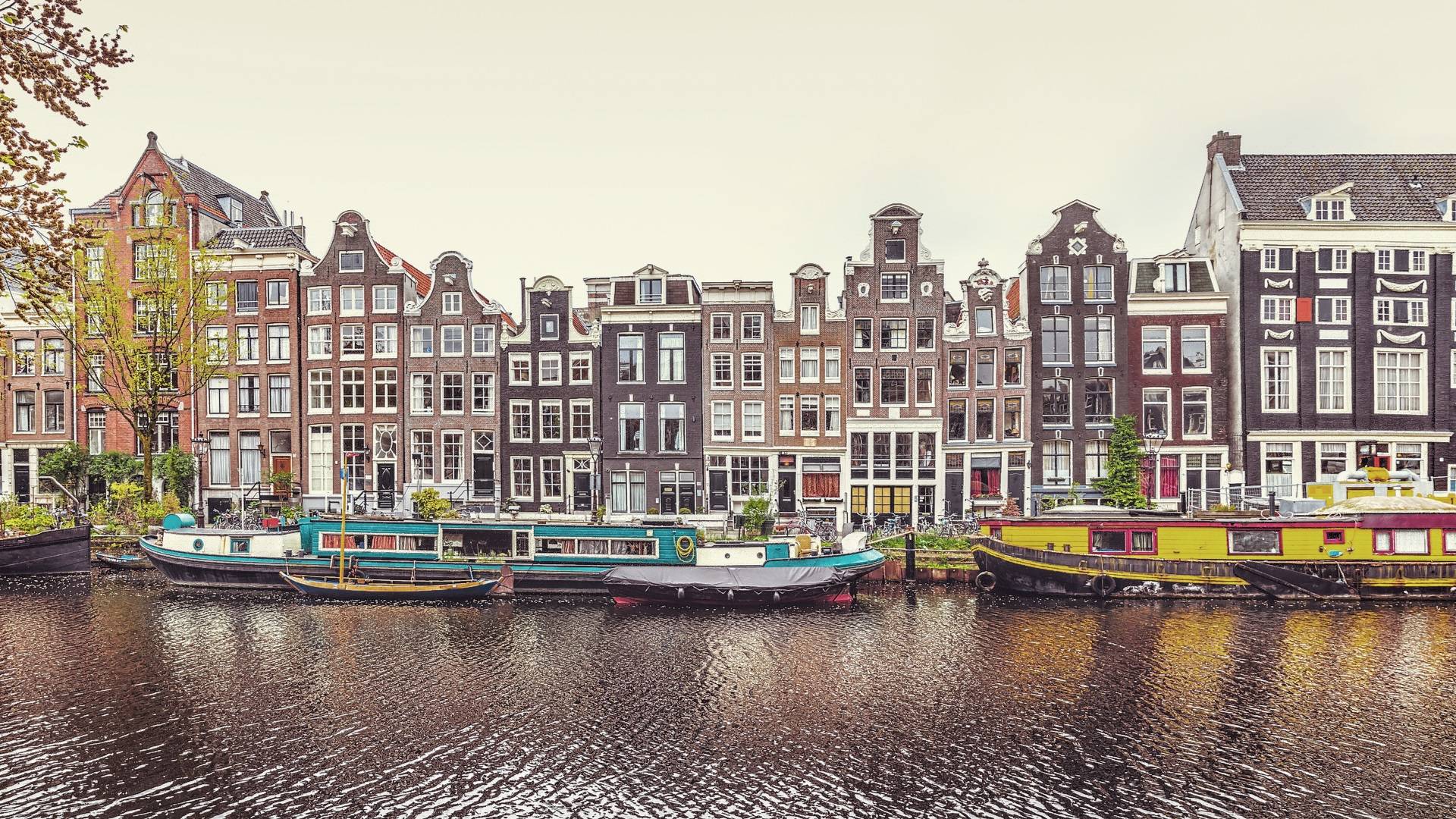 Dancing houses Amsterdam Amstel_HDR2