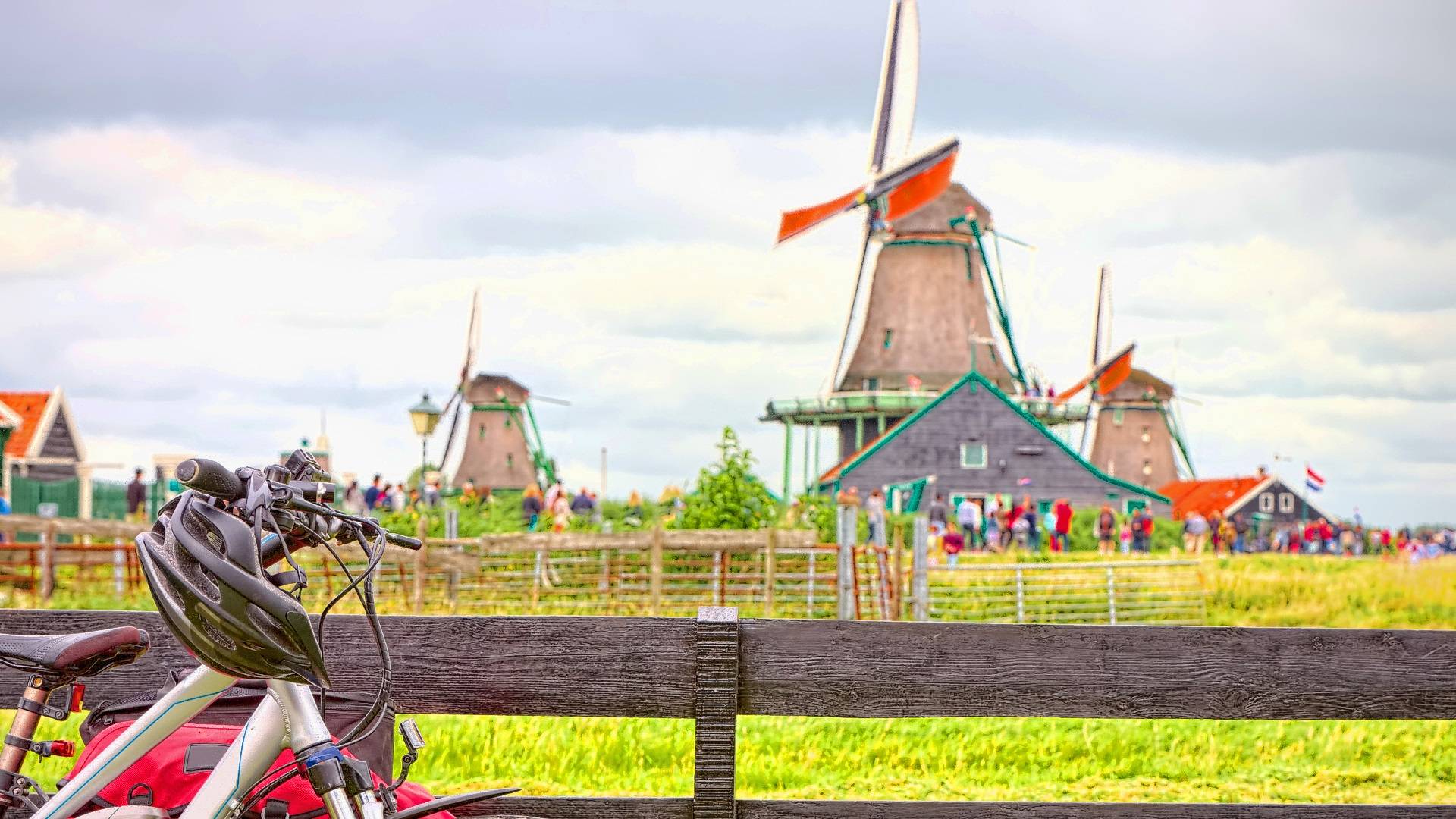 Bicycles and Windmills Zaanse Schans_HDR